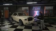 Enus Super Diamond on sale at Simeon's Premium Deluxe Motorsport showroom (Image via Rockstar Games)